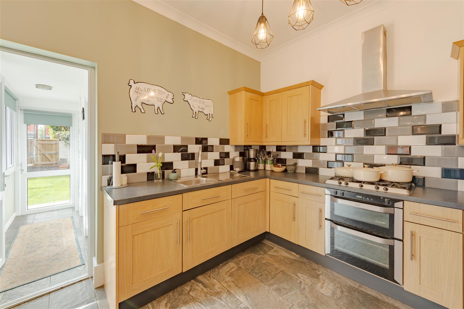 4 bed property in Shrubbery Street, Kidderminster